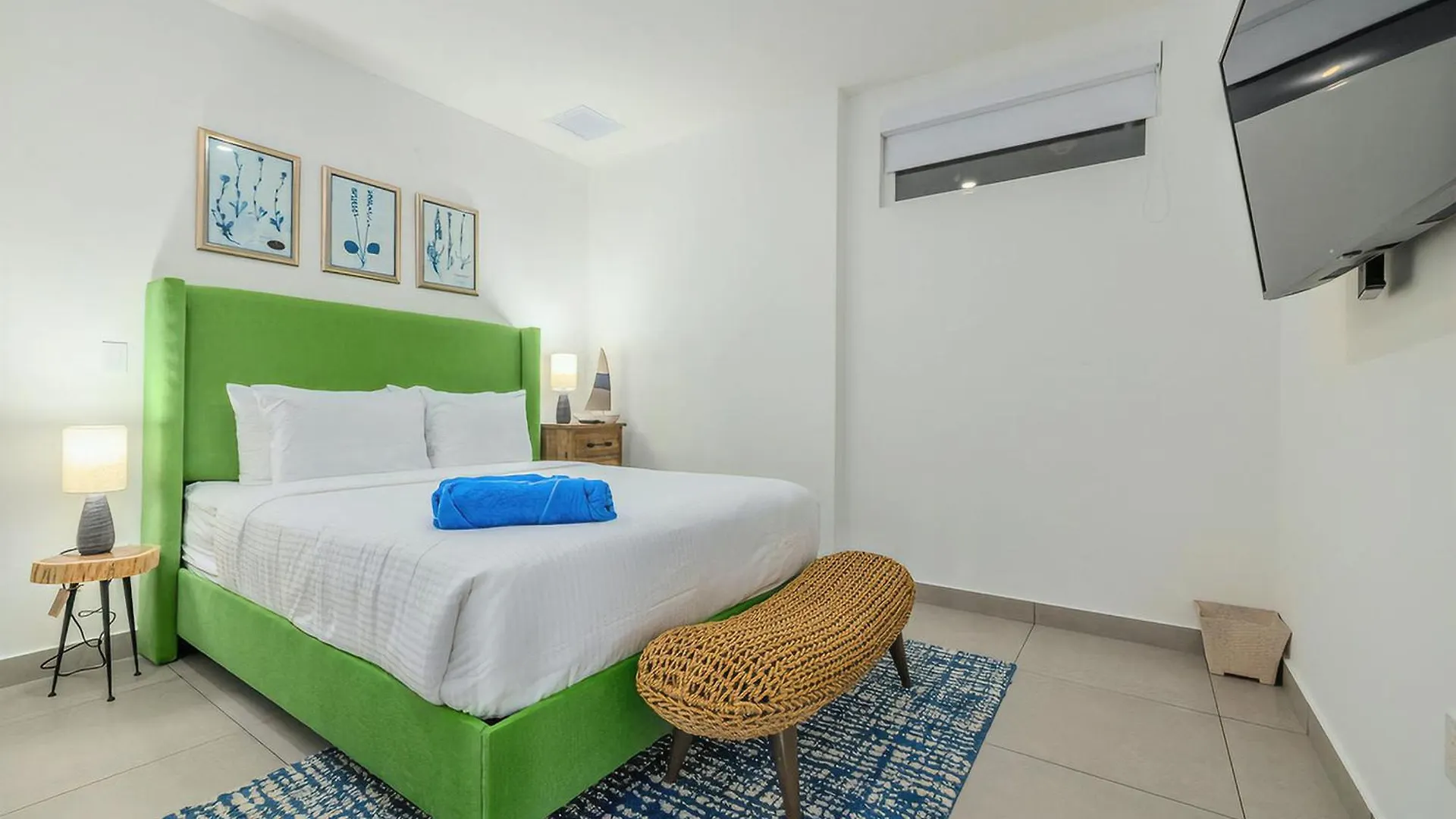 Hh-2Bstd614 - All Shades Of Blue Oceanfront Luxury Condo, Oranjestad